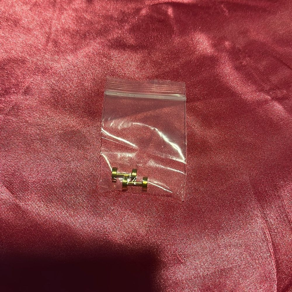 New gold earrings